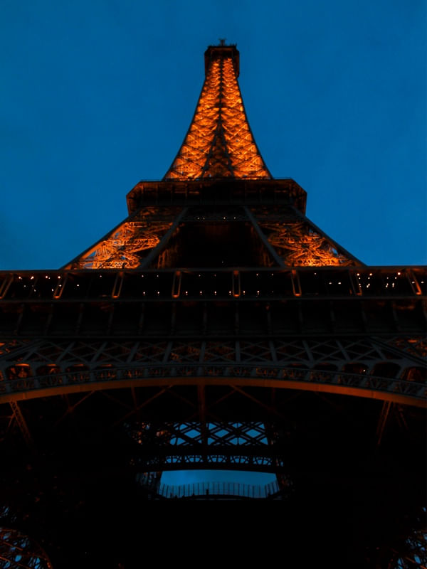TORRE EIFFEL NUM FINAL DE TARDE