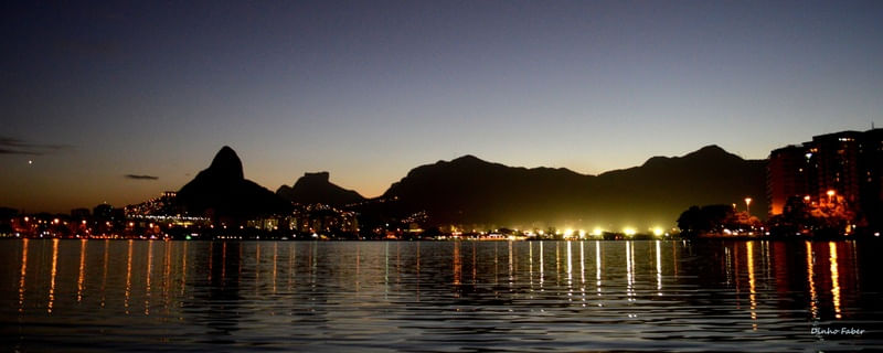 É QUASE NOITE NO RIO