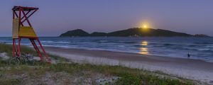 LUA CHEIA NASCENDO NA ILHA DO CAMPECHE, FLORIANÓPOLIS