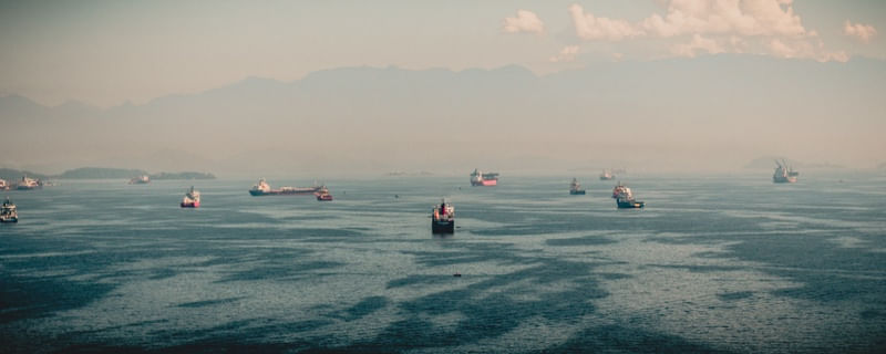 BARCOS EM MINHA DIREÇAO