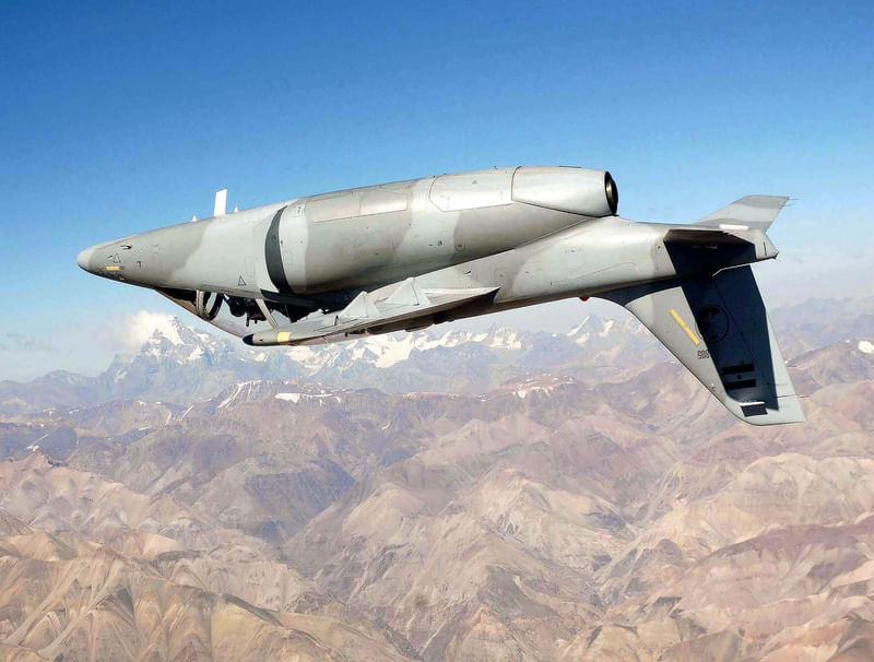 AVIÃO SOBRE AS CORDILHEIRAS DOS ANDES