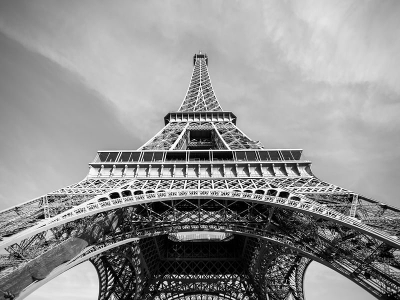 TORRE EIFFEL MAJESTOSA - PB
