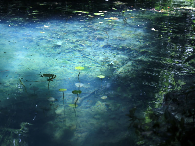 LAGO AZUL ENCANTADO