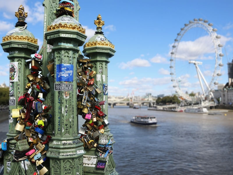 LONDRES, CADEADOS NA PONTE DE WESTMINSTER