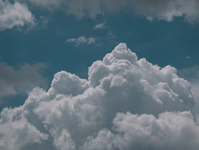NUVENS DE VERÃO