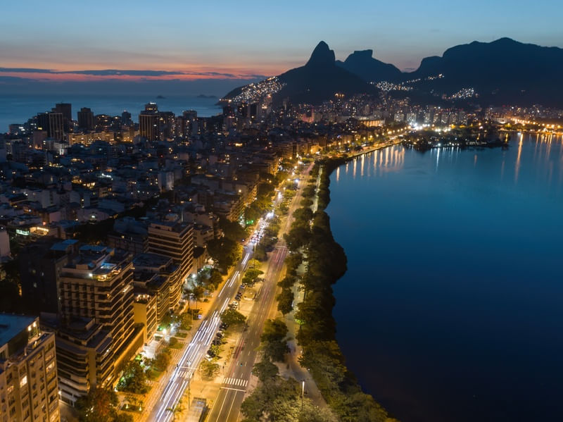 RIO NOTURNO