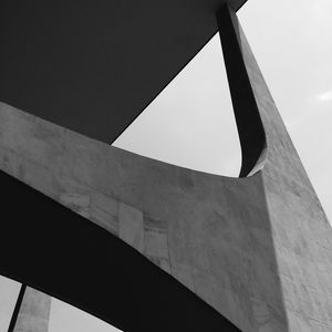 A COLUNA E SUAS CURVAS
