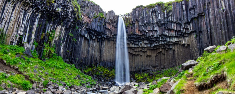 SVARTIFOSS- ISLÂNDIA