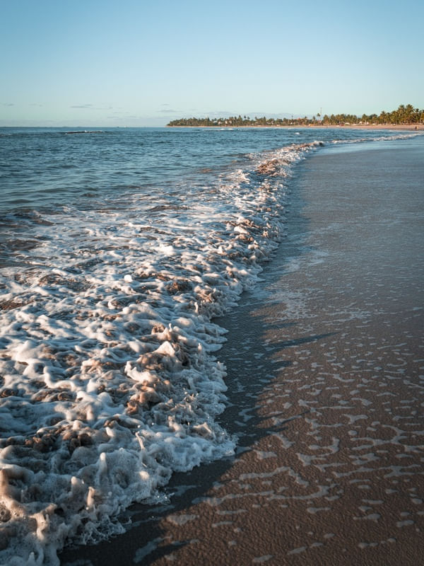 ONDA NA BEIRA DO MAR DE TAMANDARÉ
