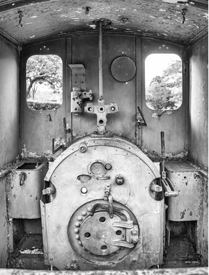 DENTRO DE LOCOMOTIVA ABANDONADA