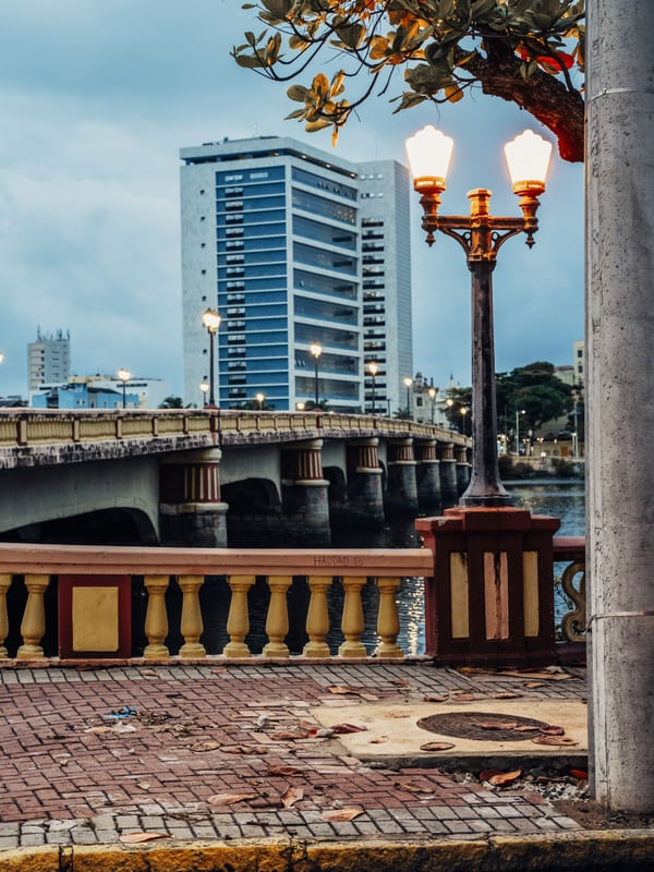 LUMINÁRIA ANTIGA NA PONTE DO RECIFE