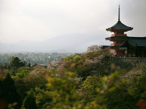 PAGODE EM KIYMIZU-DERA
