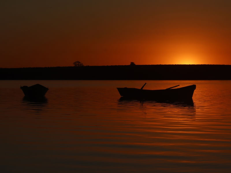 BARCOS NOS PÔR DO SOL NO RIO URUGUAI