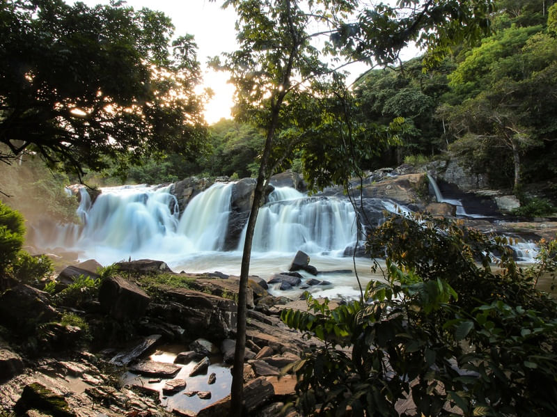 CACHOEIRA TÃO EXUBERANTE QUE JUSTIFICA O NOME, LINDA!