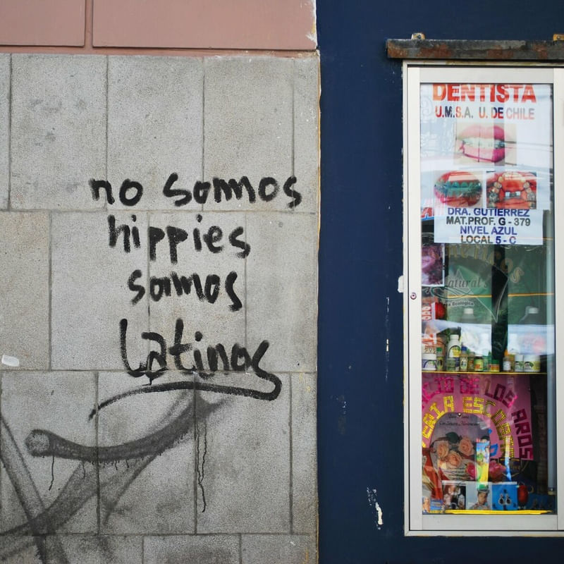 NO SOMOS HIPPIES, SOMOS LATINOS