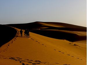 CAMINHANDO CONTRA O VENTO - DESERTO DO SAARA, 2017