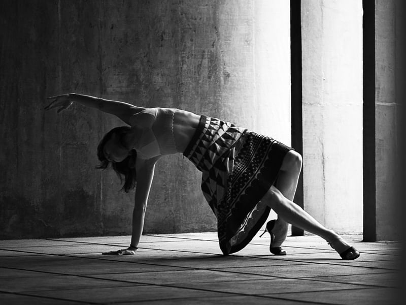 BAILARINA EM MEIA PONTE