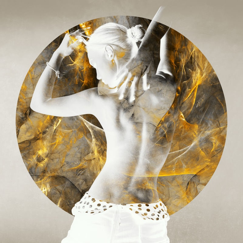 WOMAN GOLD