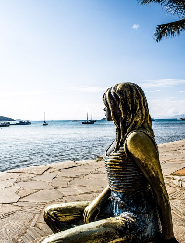 BARDOT POR MICHEL SABBAGA