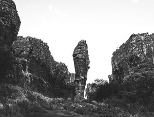 PEDRAS NO TEMPO