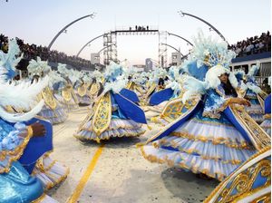 CARNAVAL AO AMANHECER