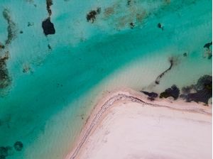 PRAIA BRANCA E AZUL