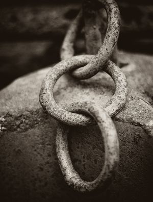 RUSTY CHAIN