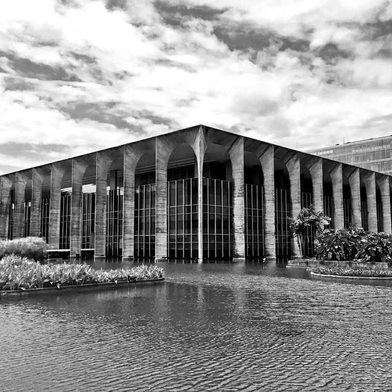 SIMETRIA NO ITAMARATY - BRASÍLIA