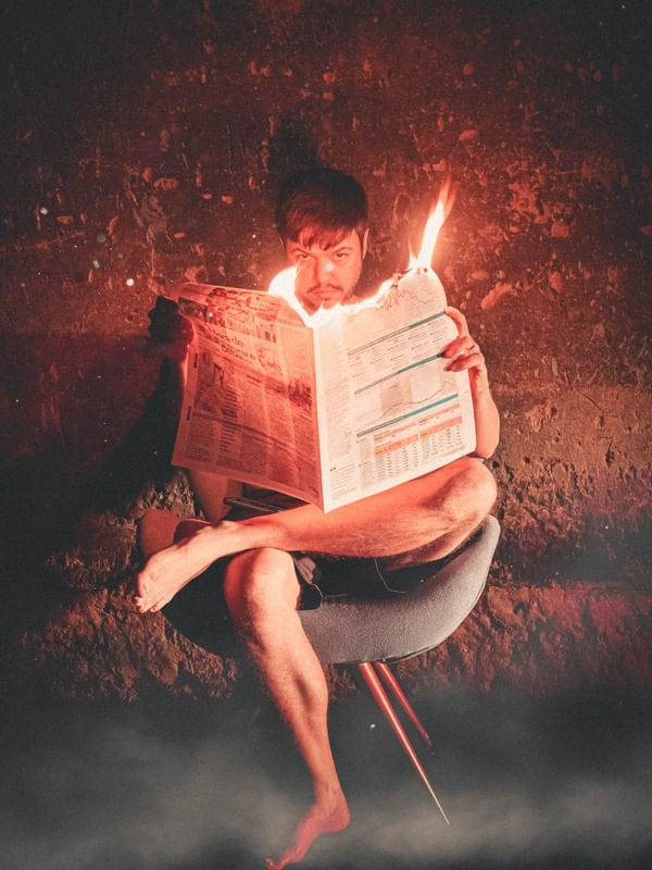 AUTORRETRATO - ALONE IN THE DARK #9