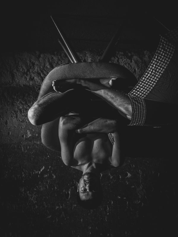 AUTORRETRATO - ALONE IN THE DARK #6