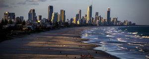 AUSTRALIA SURFERS PARADISE SUNSET
