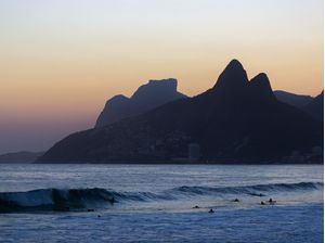 ANOITECENDO EM IPANEMA II