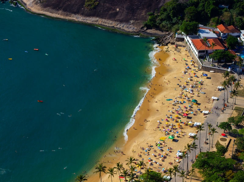 UM DIA DE VERÃO NA PRAIA VERMELHA