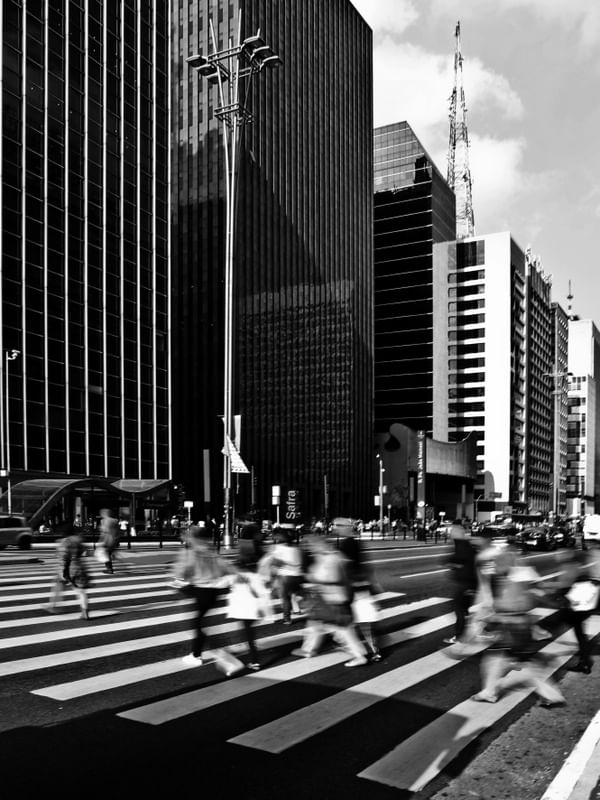 ARQUITETURA AVENIDA PAULISTA EM PRETO E BRANCO