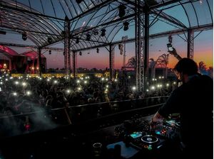 RAVE AO NASCER DO SOL