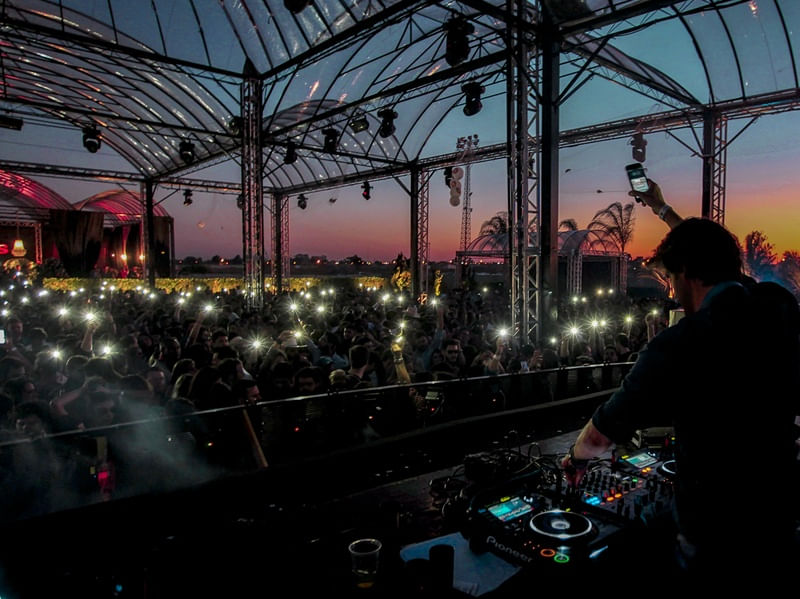 RAVE AO NASCER DO SOL