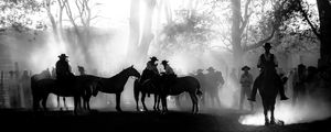 DIA DE RODEIO B&W