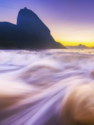 ONDAS NA PRAIA VERMELHA E O PÃO DE AÇÚCAR - RETRATO DO RIO DE JANEIRO