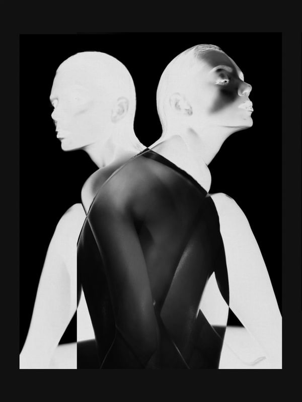 MODELS BLACKWHITE01