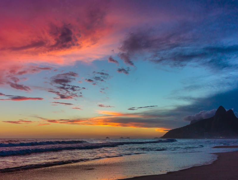 PÔR DO SOL COLORIDO EM IPANEMA