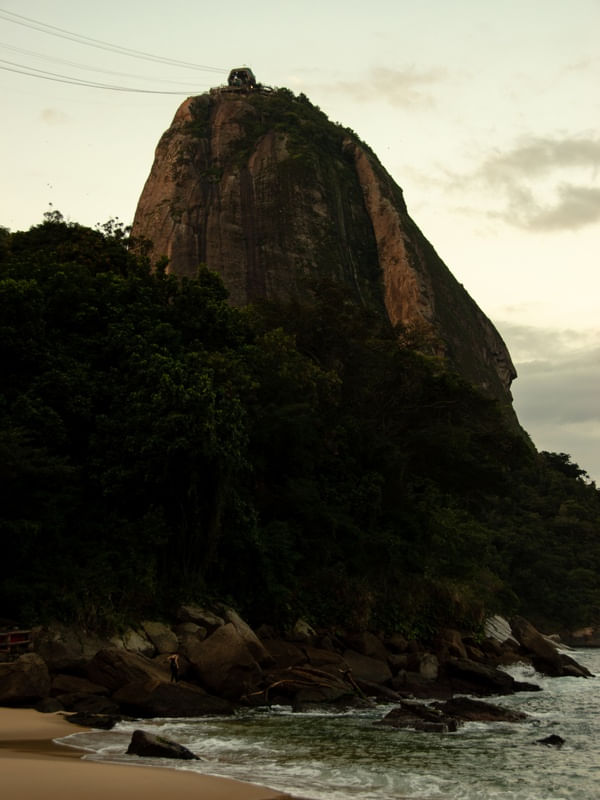 MONTANHA E PRAIA