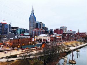 DOWNTOWN NASHVILLE - POR BEATRIZ CYPRIANO