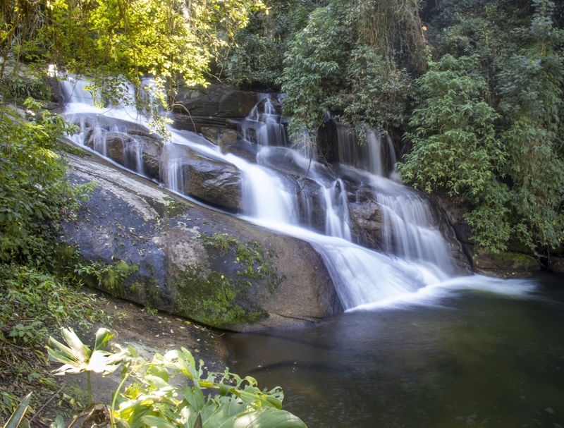 CACHOEIRA DA USINA EM PARATY, NA COSTA VERDE DO RIO DE JANEIRO