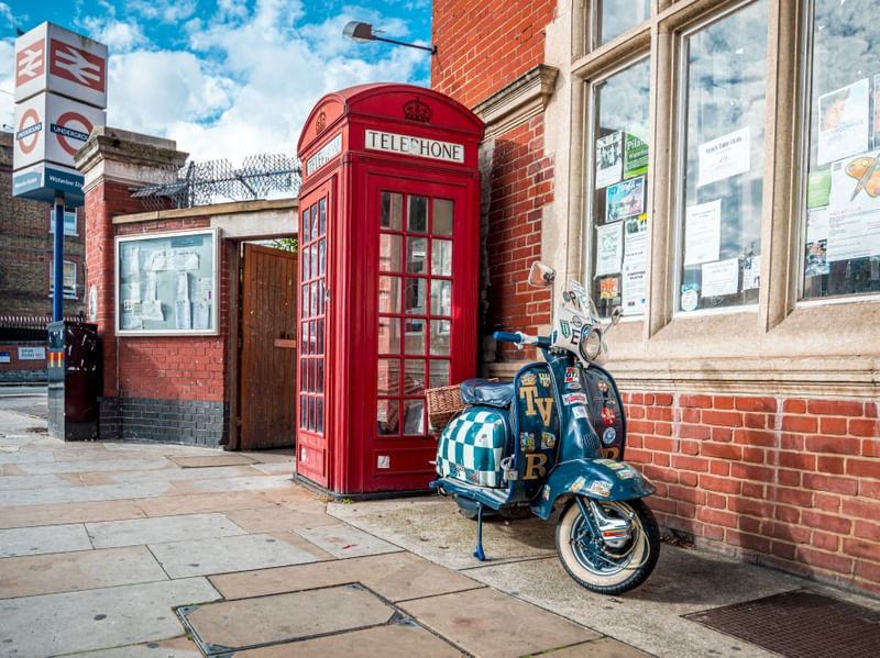 LONDON VESPA