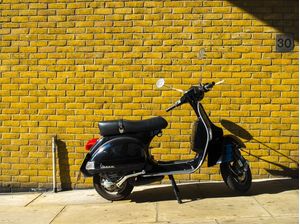 YELLOW BRICK VESPA