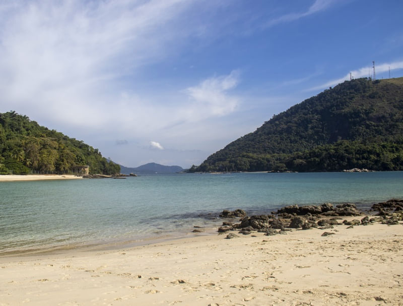 LINDA PRAIA NA ILHA DE CATAGUÁS, EM ILHA GRANDE, RIO DE JANEIRO