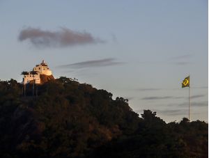 O CONVENTO DA PENHA E A BANDEIRA DO BRASIL