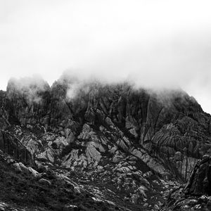 NEBLINA NO PICO DAS AGULHAS NEGRAS