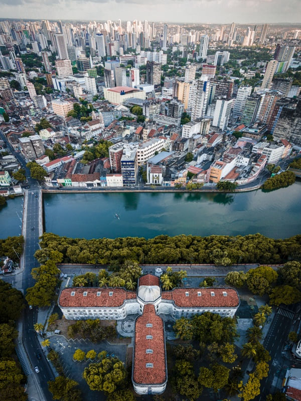 CASA DA CULTURA E RUA DA AURORA EM DESTAQUE