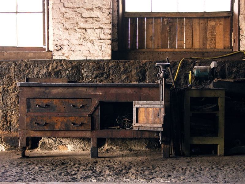 RUSTIC WORKSTATION